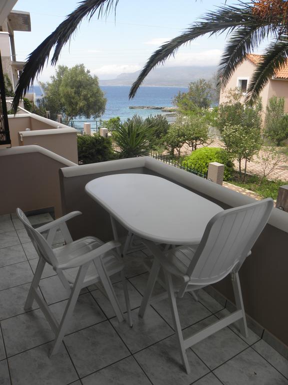 Lakonia Bay Apartments อาร์เคนเจลอส ภายนอก รูปภาพ