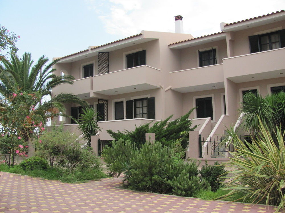 Lakonia Bay Apartments อาร์เคนเจลอส ภายนอก รูปภาพ